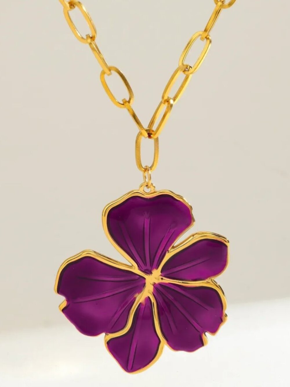 18K  Gold Plated Stainless Steel Flower Necklace - Picture 3 of 5